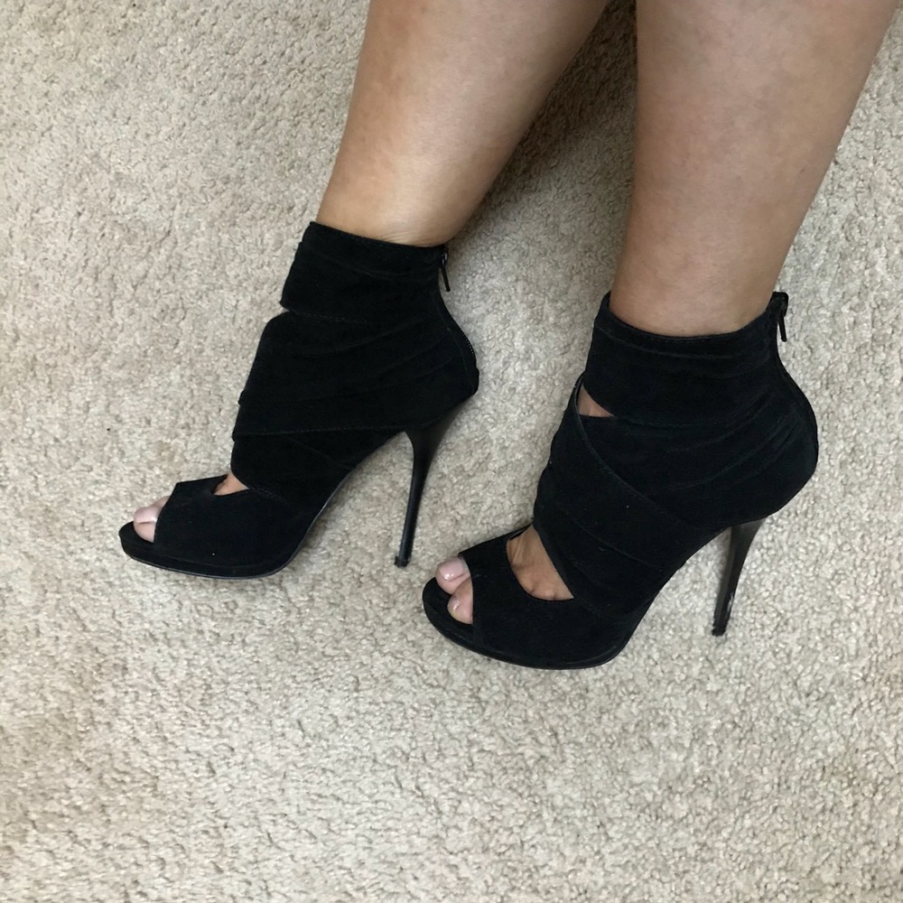 Qupid peep toe faux suede ankle heels